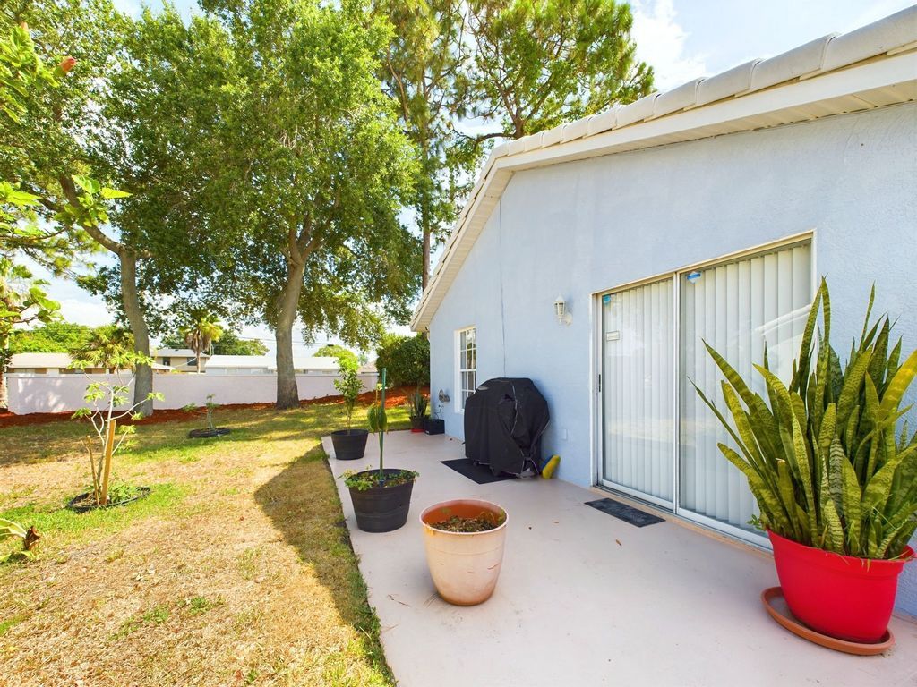 Cute house - call Terry with RE/MAX at 321-506-7852