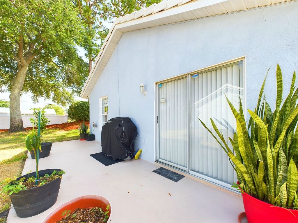 Cute house - call Terry with RE/MAX at 321-506-7852