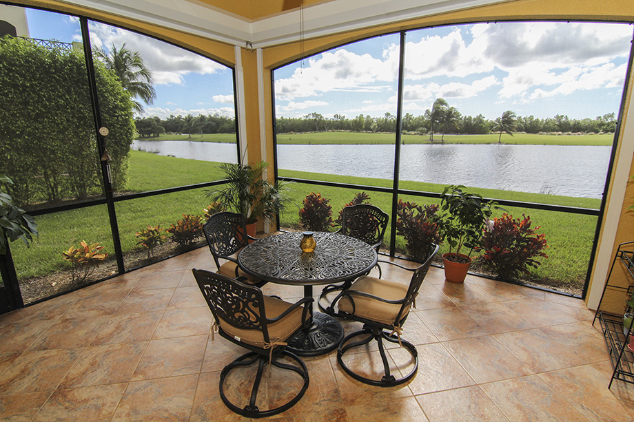 Villas Real Estate 1426 Ln Naples FL 34114