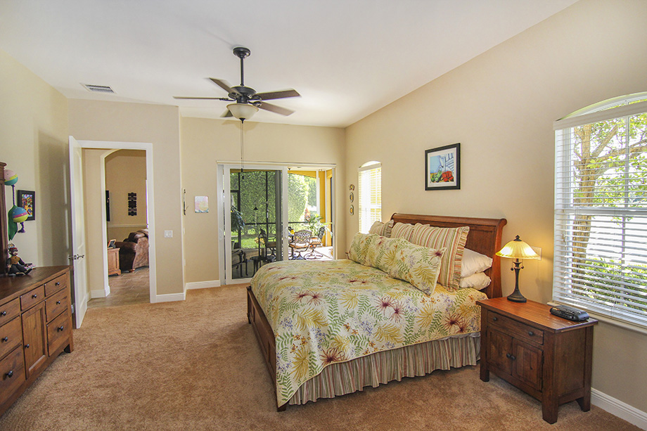 Villas Real Estate 1426 Ln Naples FL 34114