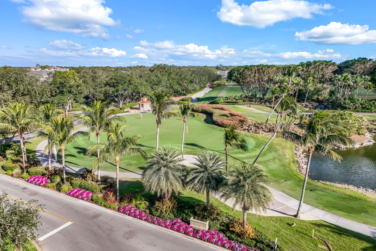 Grey Oaks Country Club championship golf course in Naples Florida