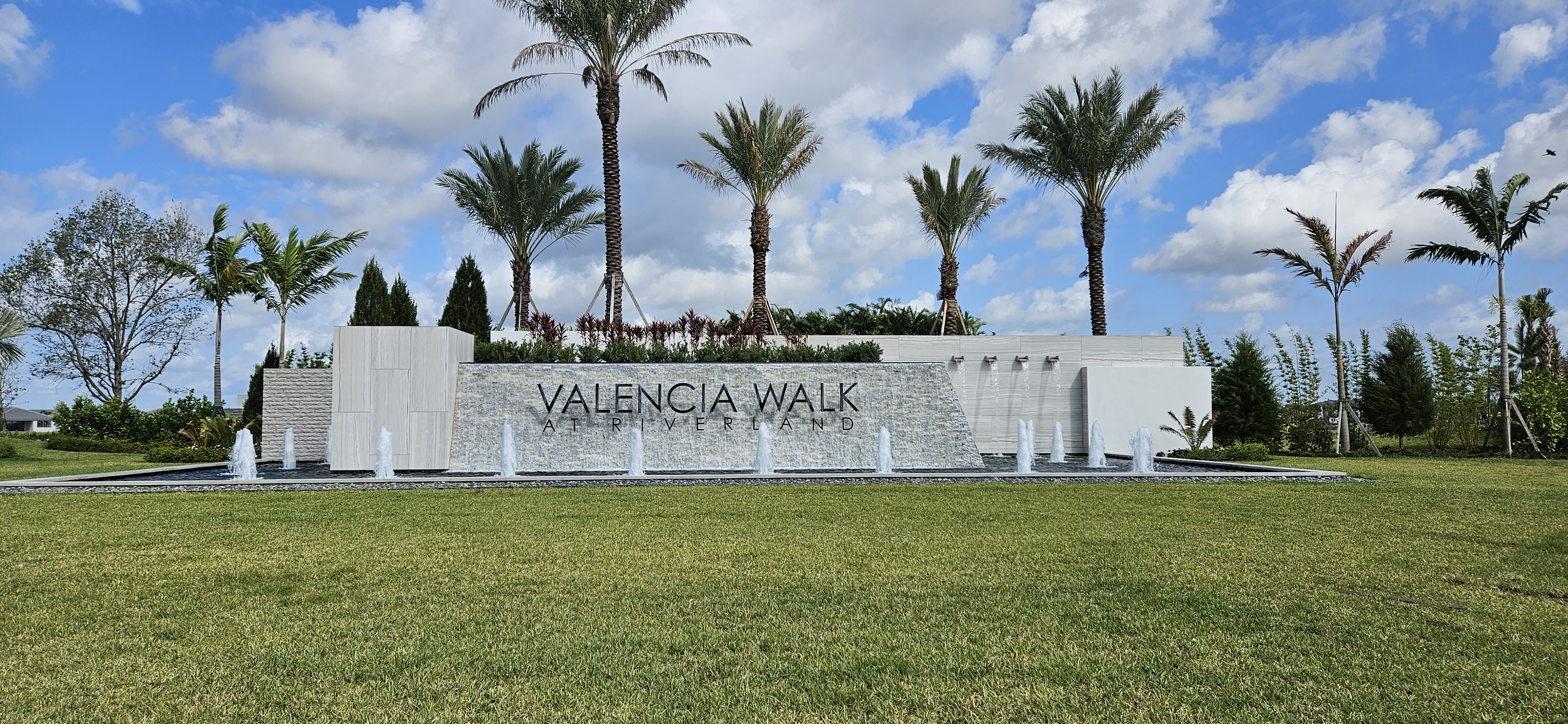 Valencia Walk at Riverland Gate