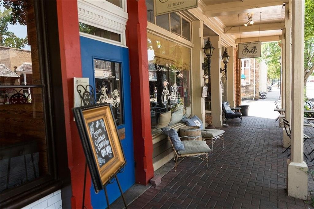 Roswell Canton street shopping and restaurants