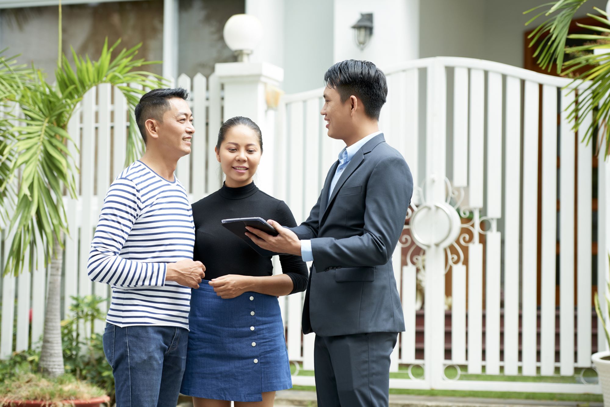 showing a home - home tour