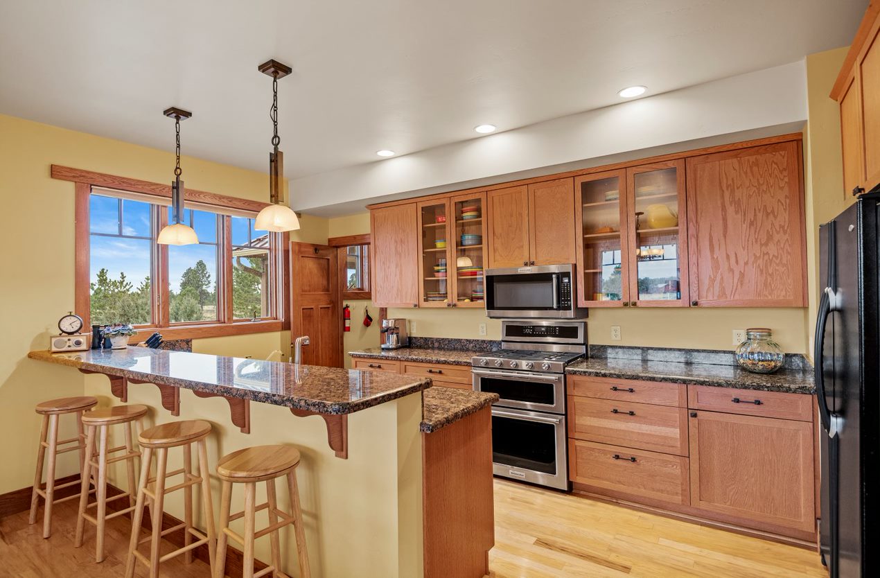15739 Rabbitbrush Road Parks, AZ 86018- kitchen