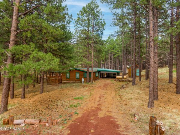 1777 N Nottingham DR, Parks, AZ 86018