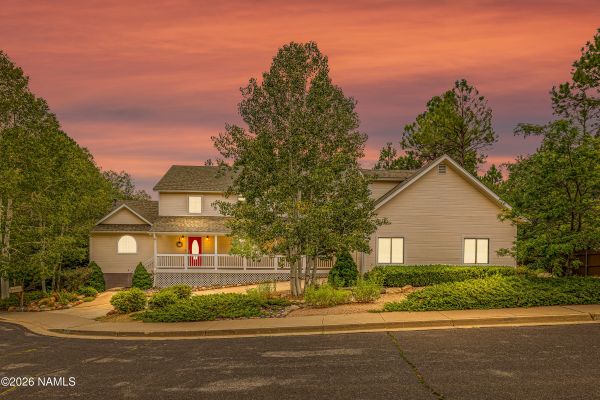 Luxury forest home for sale at 2232 N Bristlecone Dr in Walnut Ridge, Flagstaff, AZ