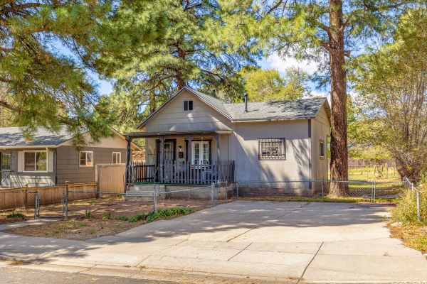 2421 N East ST, Flagstaff, AZ 86004