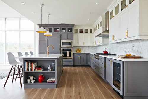 Two toned cabinets