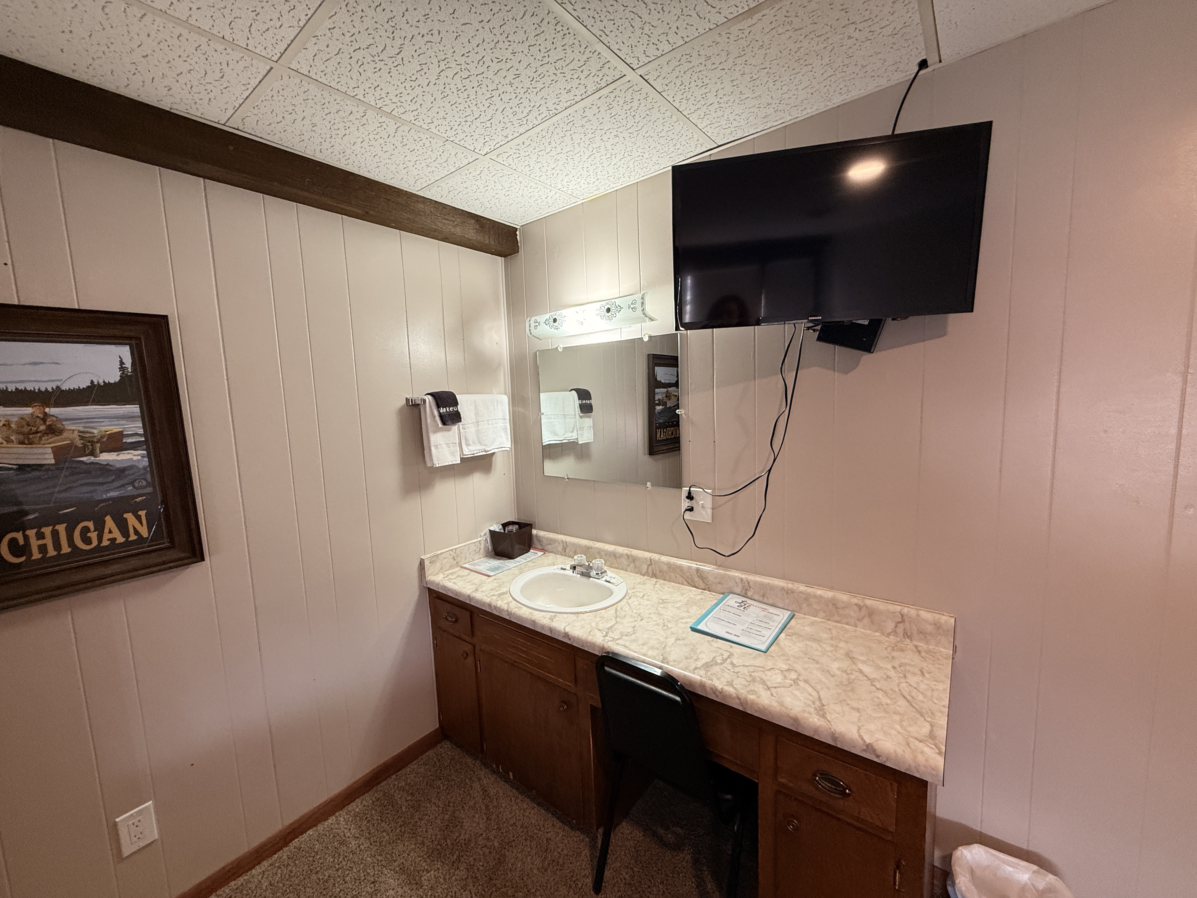 Third large guest room