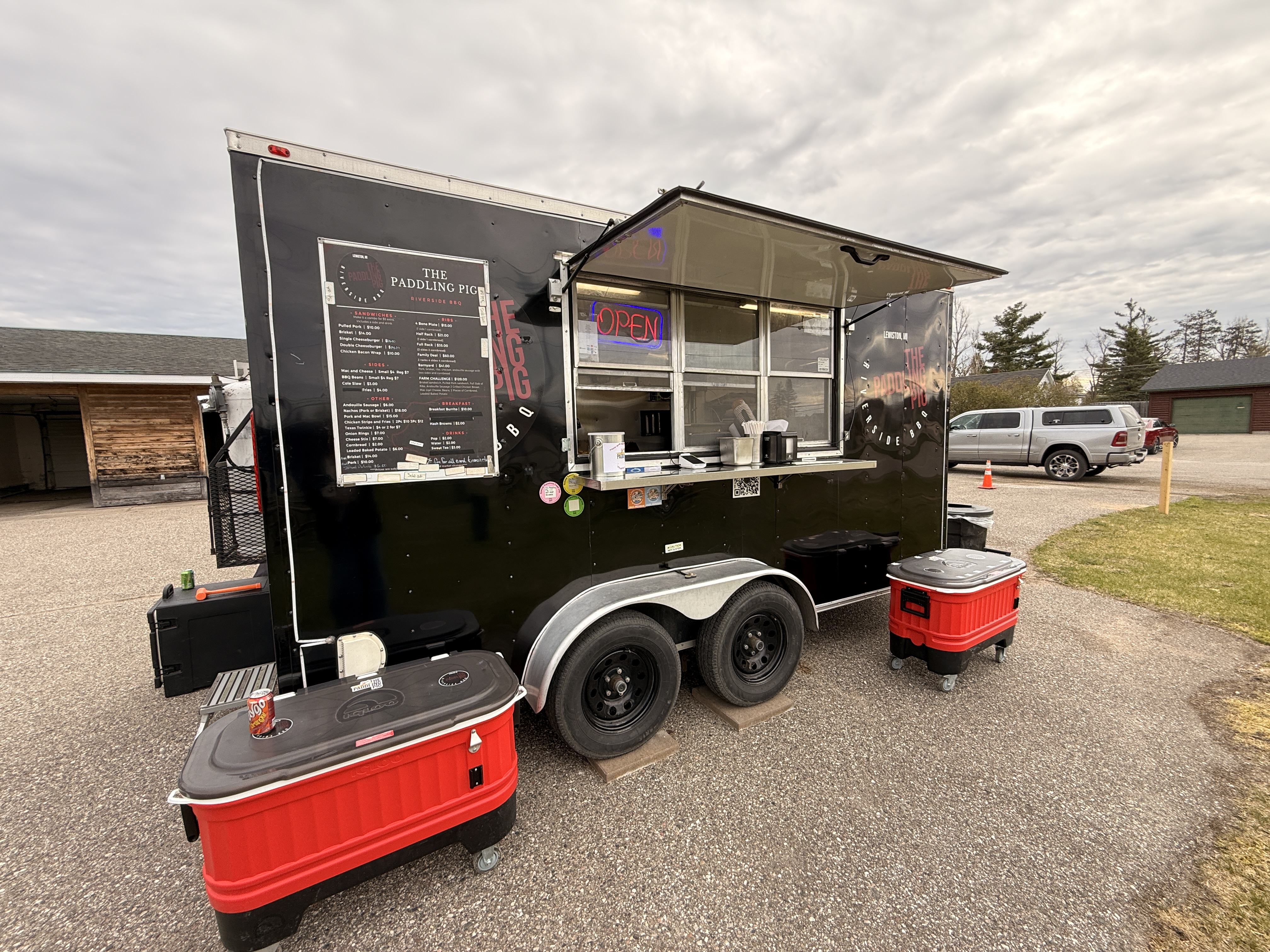 The Paddling Pig food truck - Northern Michigan BBQ