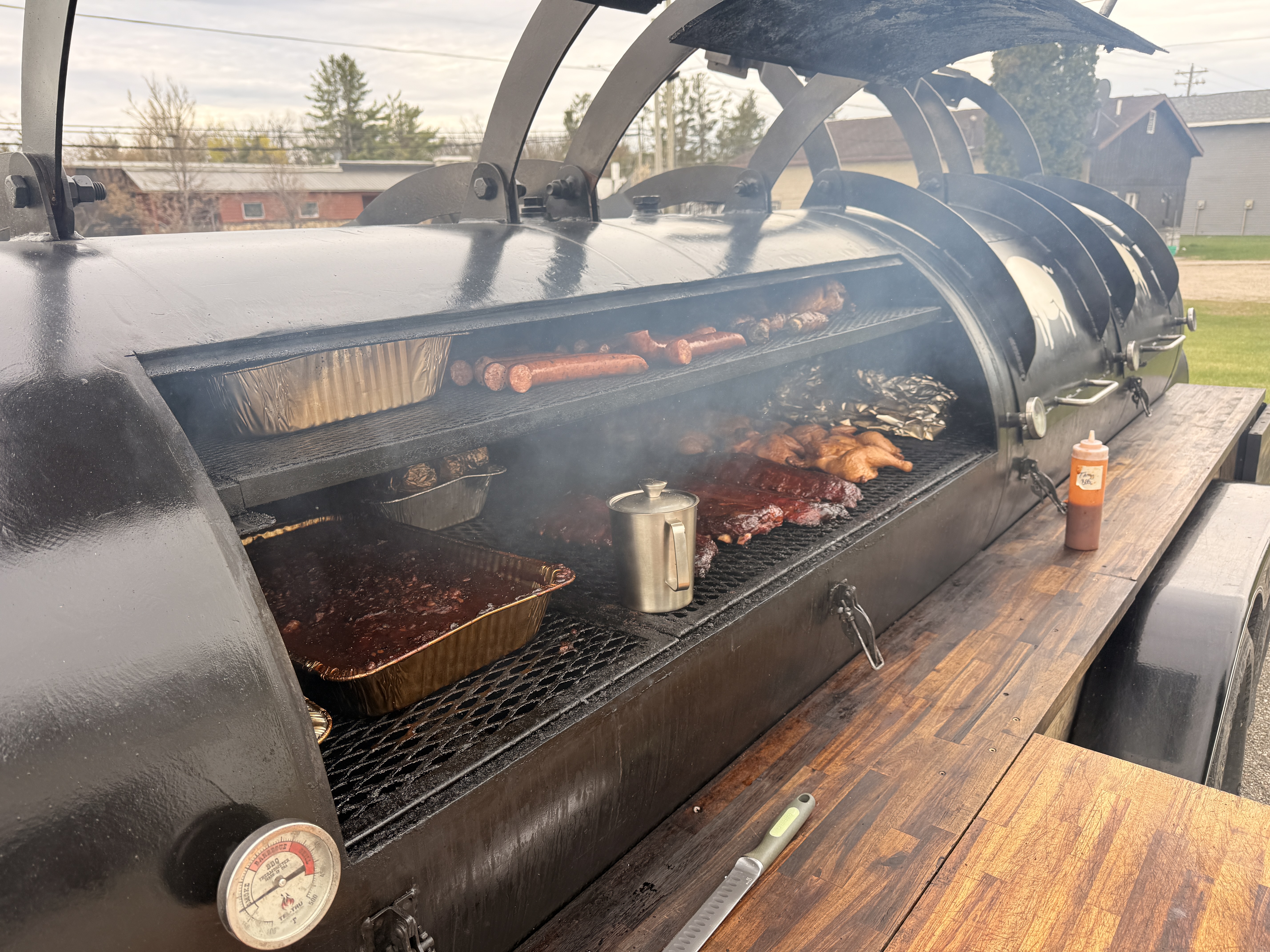 Smoker closed - The Paddling Pig BBQ Lewiston Michigan