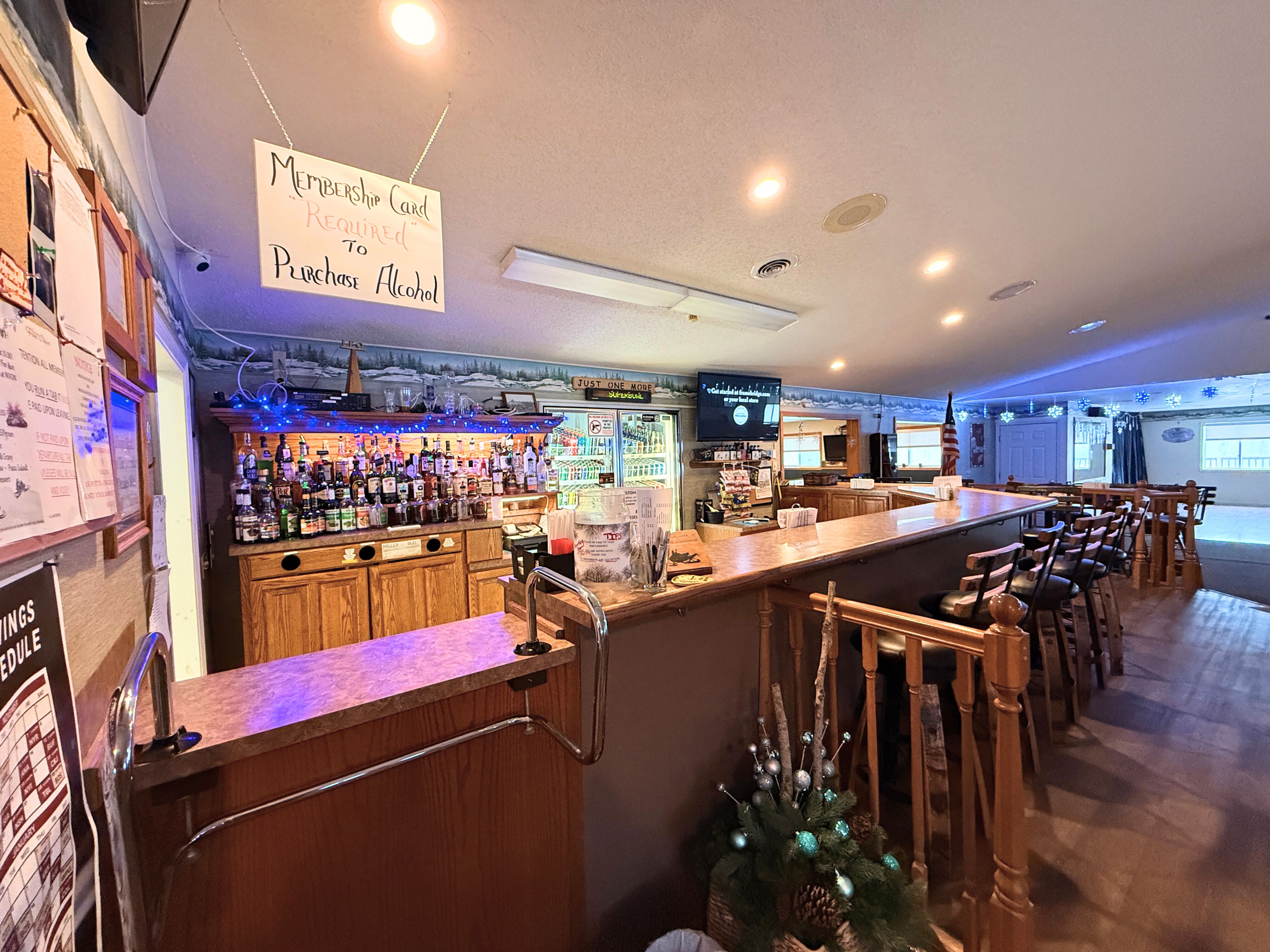 The bar at Lewiston Fun Ones Adventure Club - Huston Real Estate