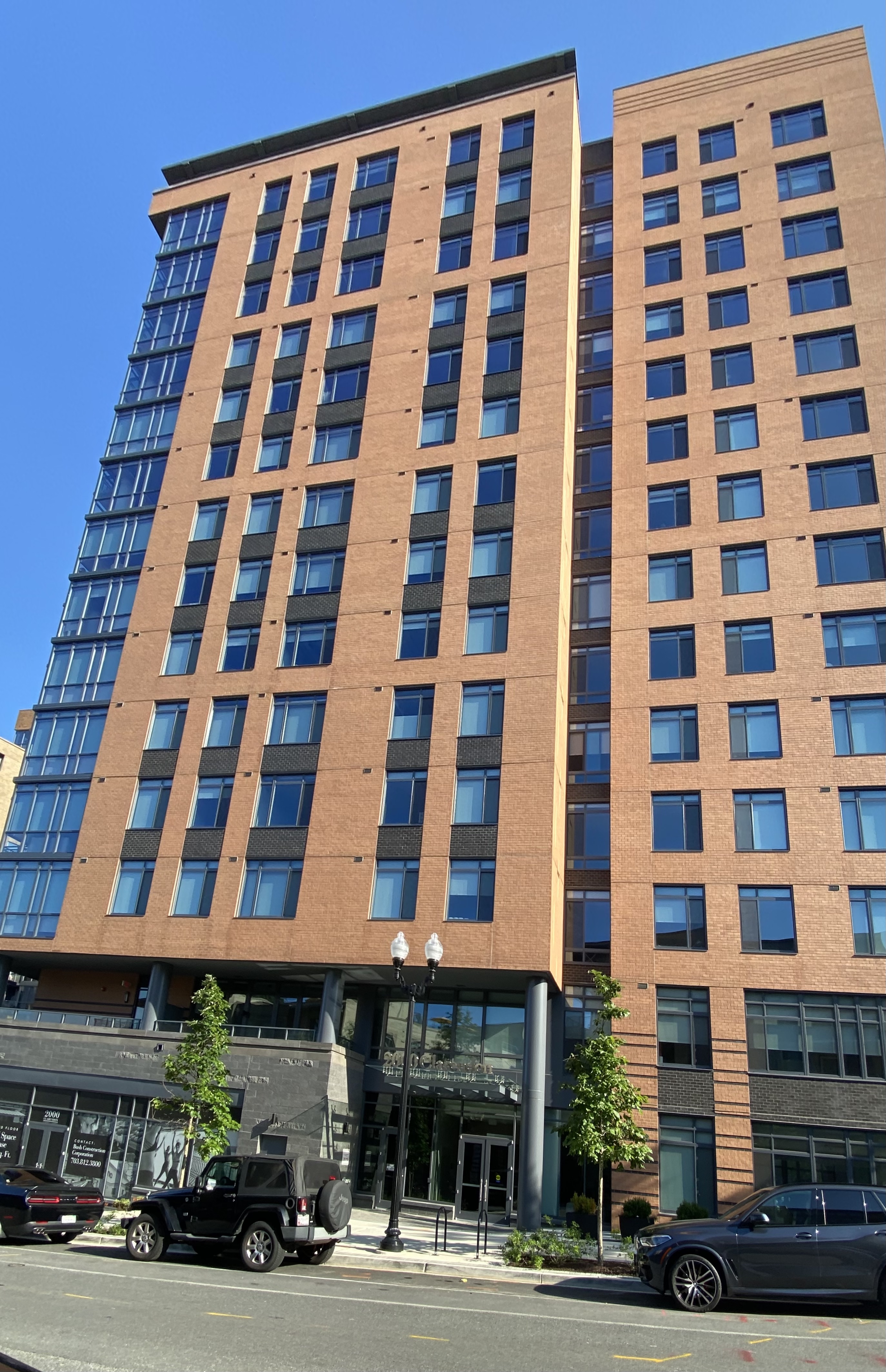 2000 Clarendon Condos for Sale