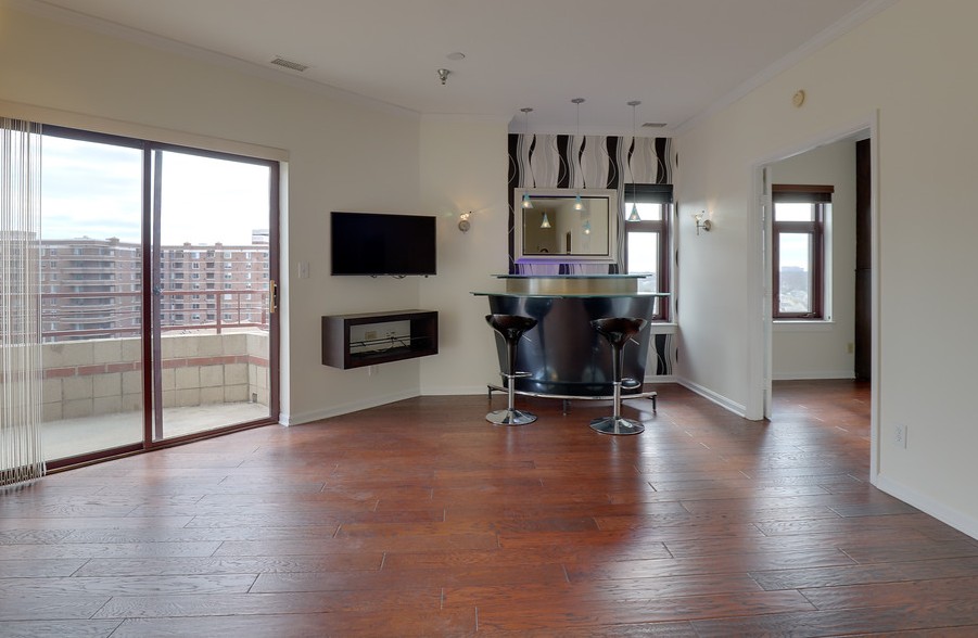 Arlington VA Condo for Rent 2400 Clarendon Blvd, Unit PH09