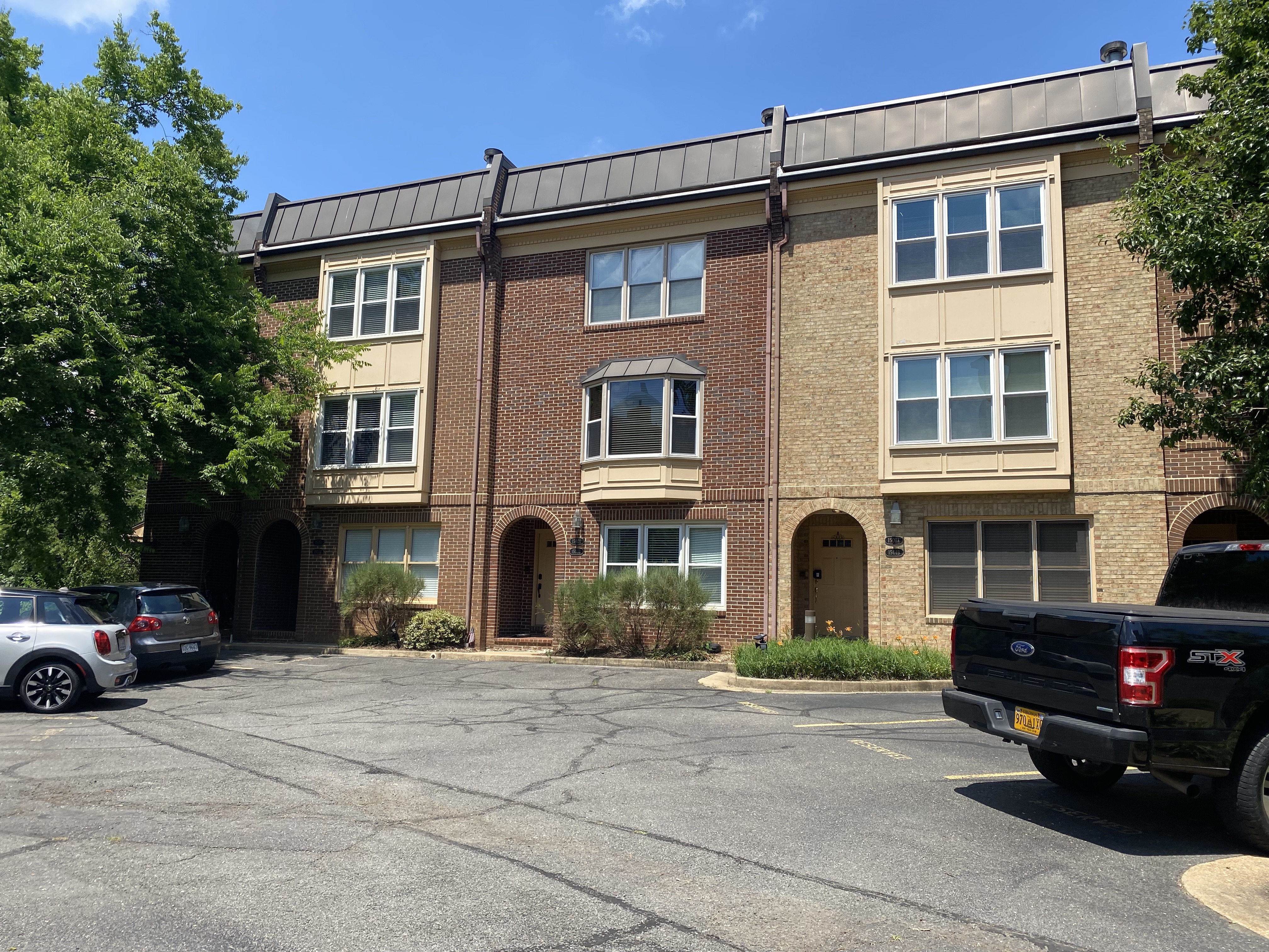 Bedford Park Condos for Sale