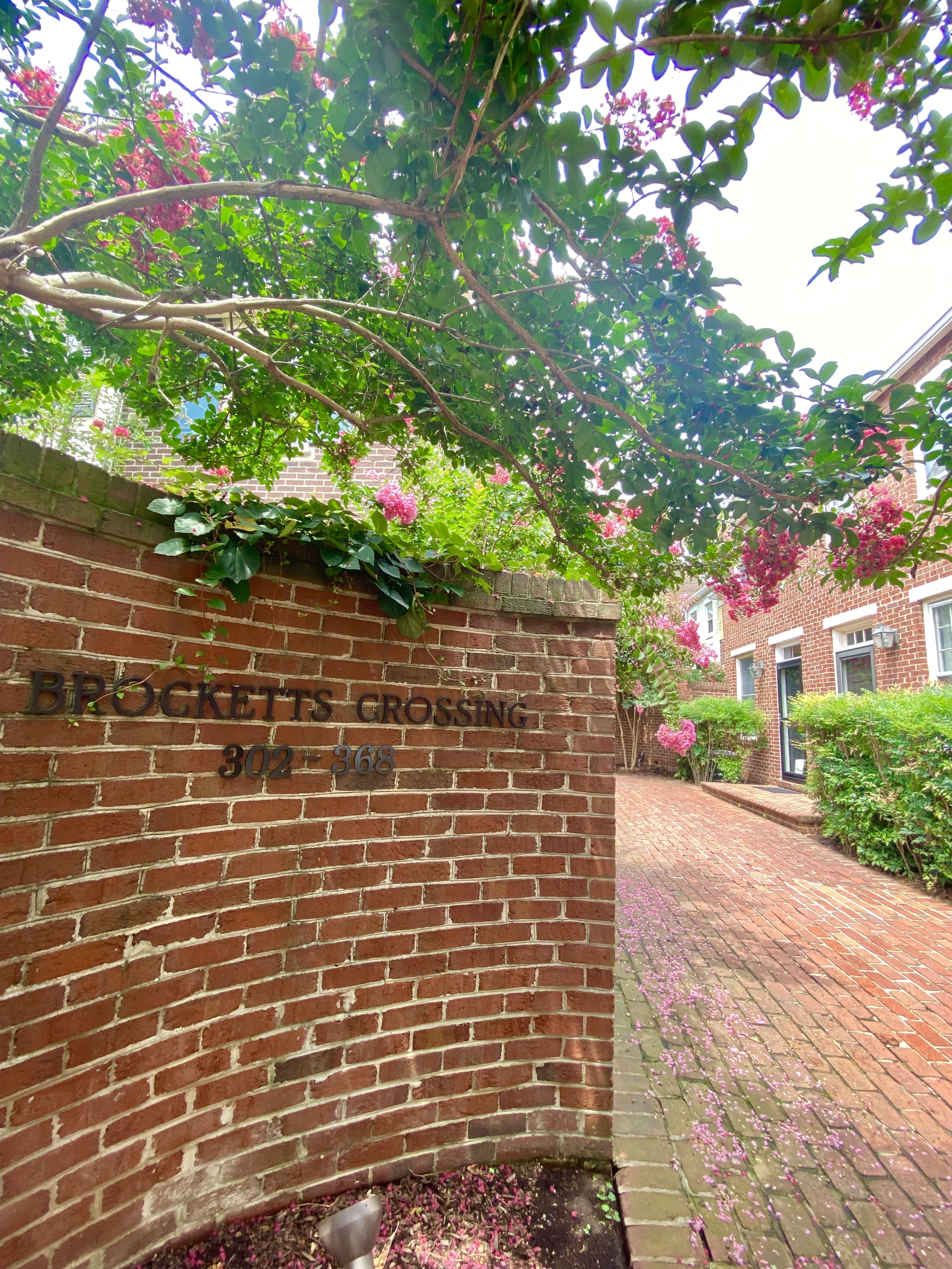 Brocketts Crossing Condos for Sale