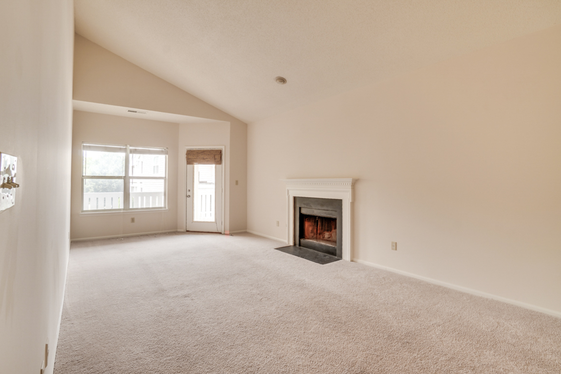 Centreville VA Condo for Sale 14314 Climbing Rose Way, Unit 306