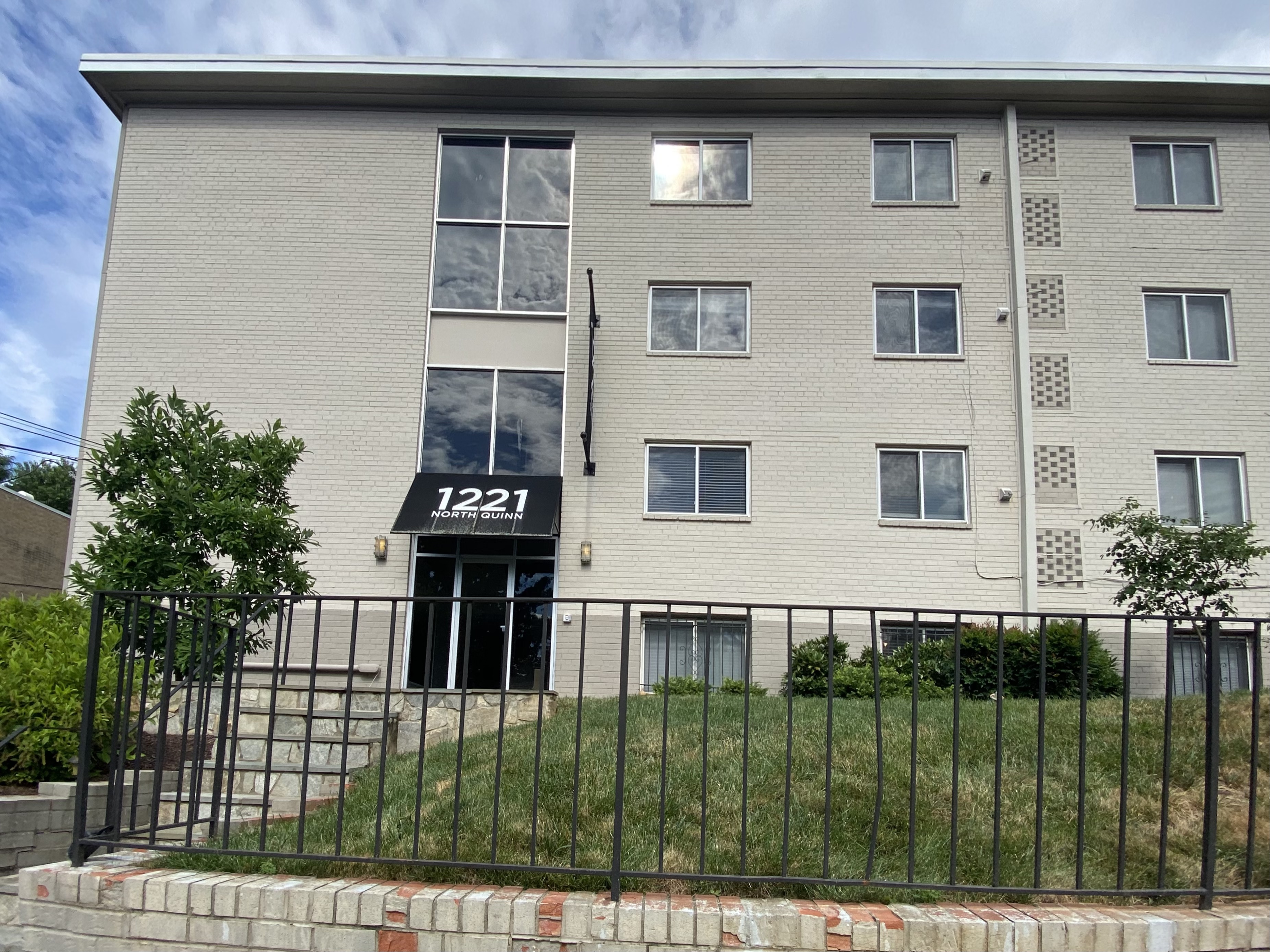 Fairfax North Arms Condos for Sale