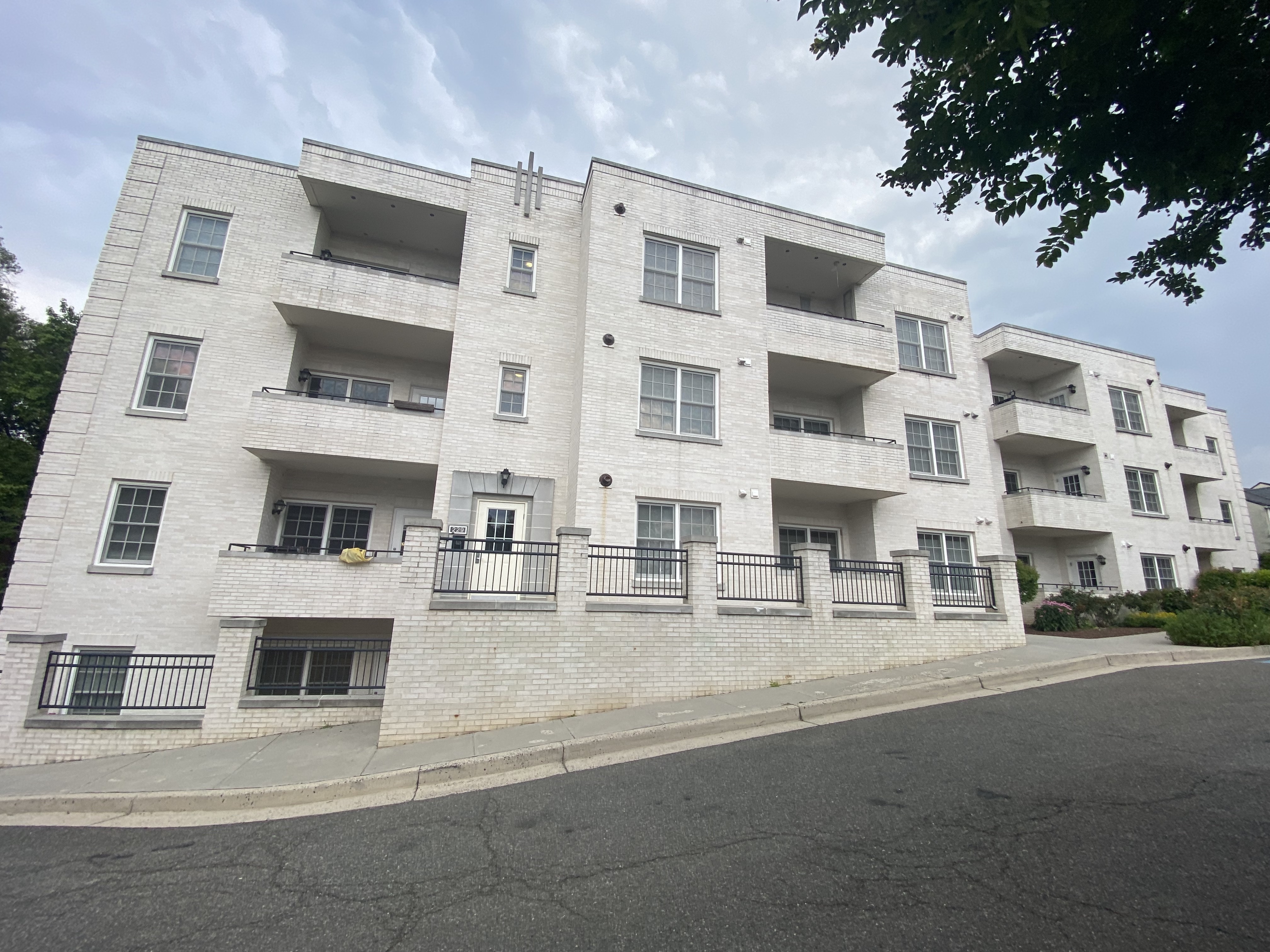 Gatehouse Condos for Sale