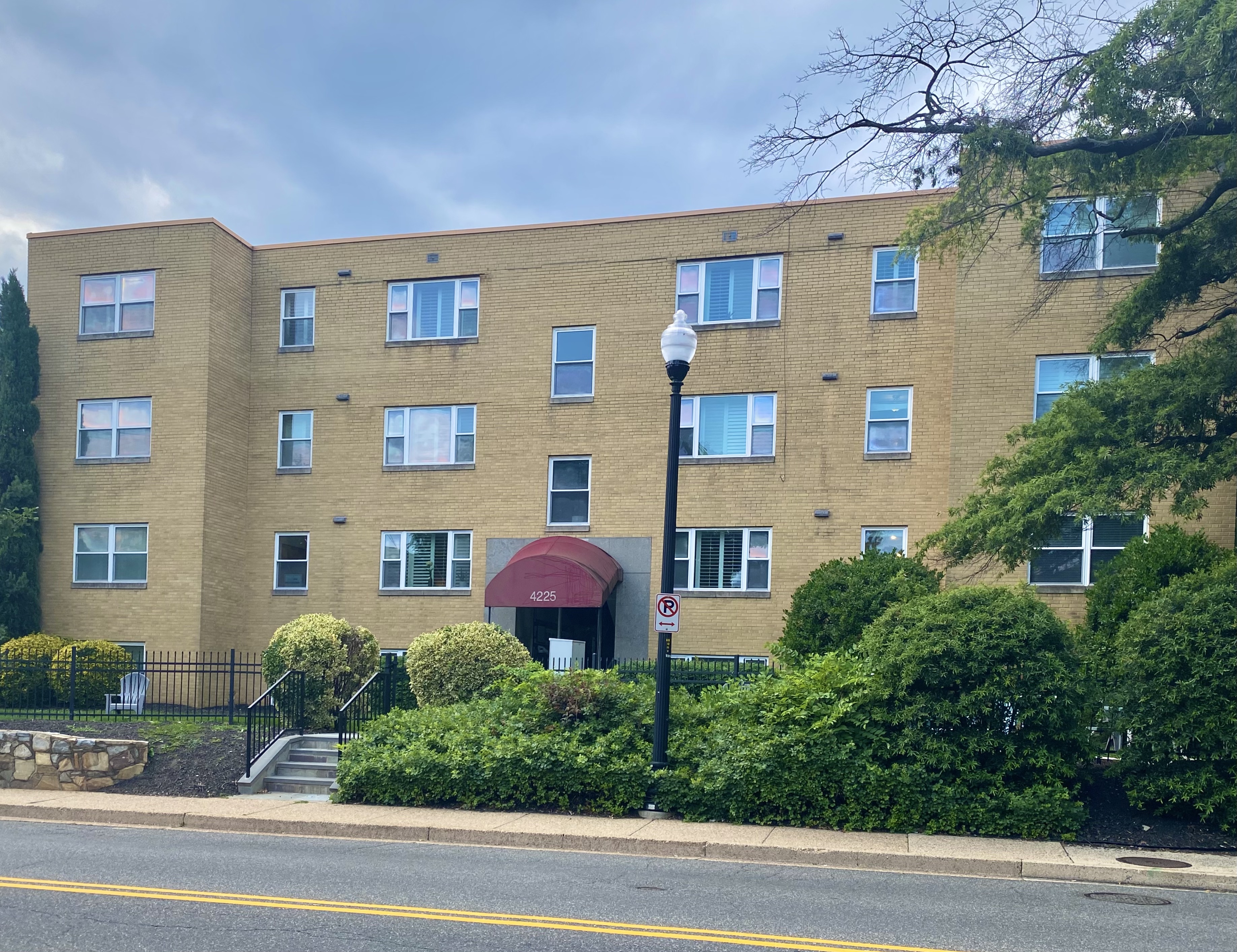 Jackson Manor Condos for Sale