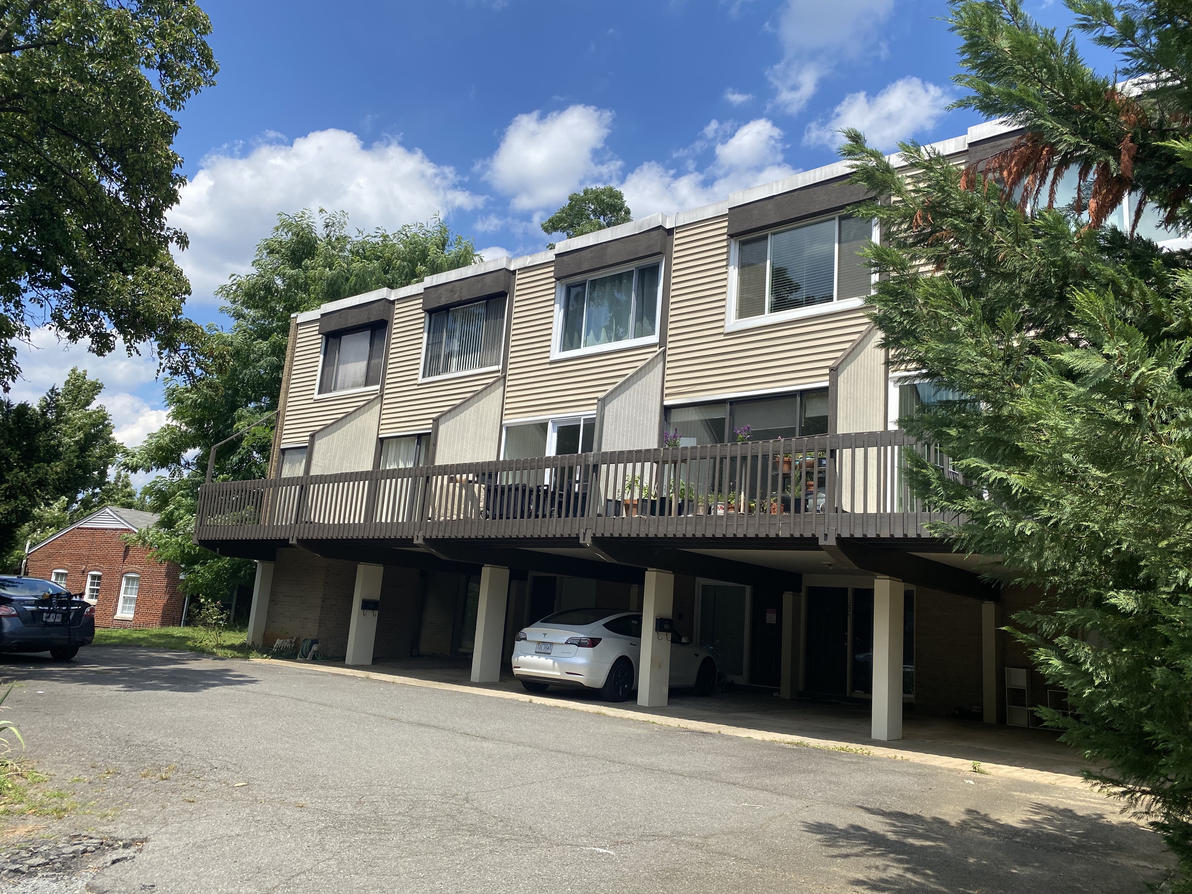 Quinn Court Condos for Sale