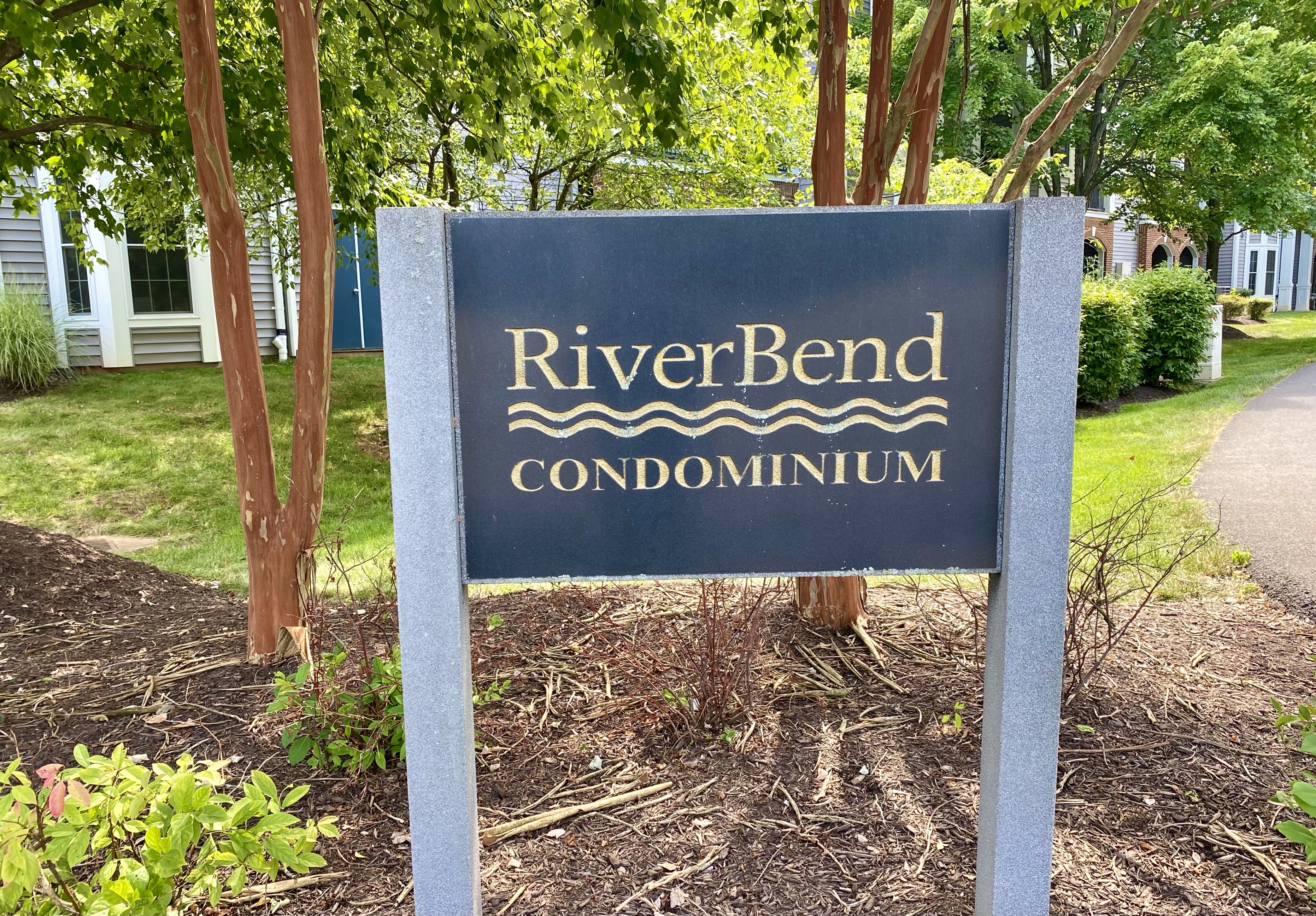 Riverbend at Cascades Condos for Sale