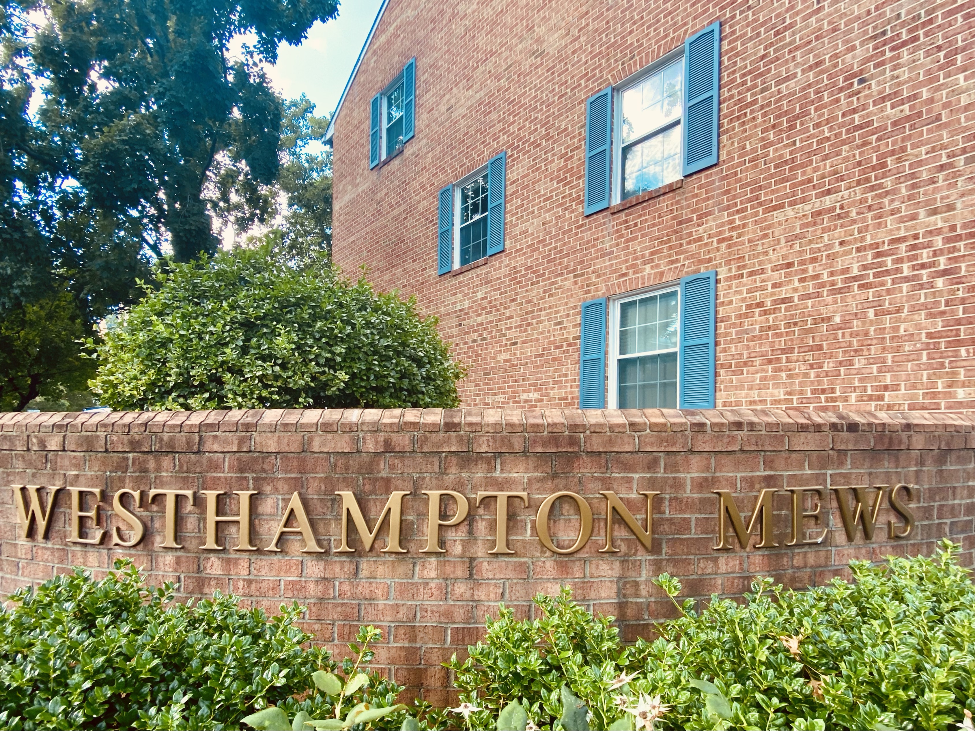 Westhampton Mews Condos for Sale