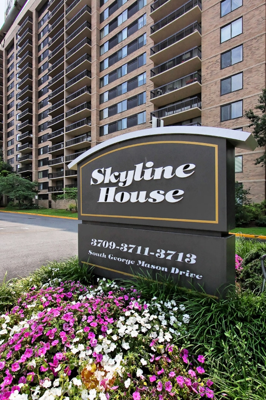Skyline House Condos Current Listings and Recent Sales