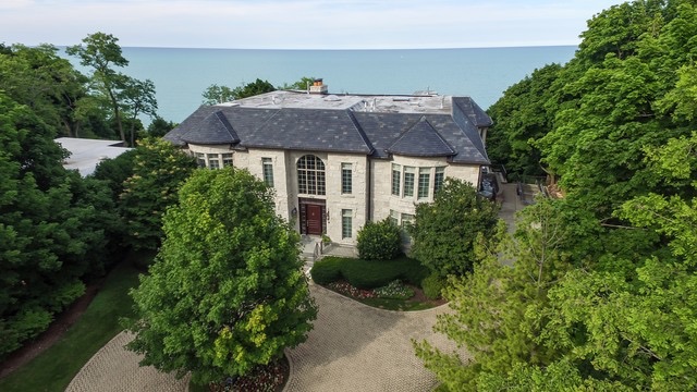 1215 Whitebridge Hill Rd., Winnetka, IL