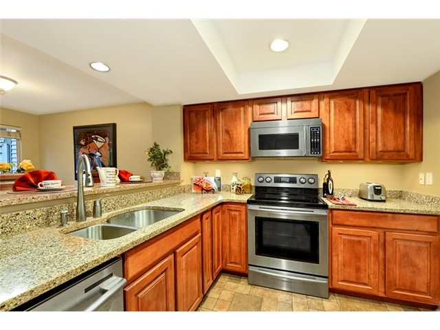 Kirkland Condo Kitchen