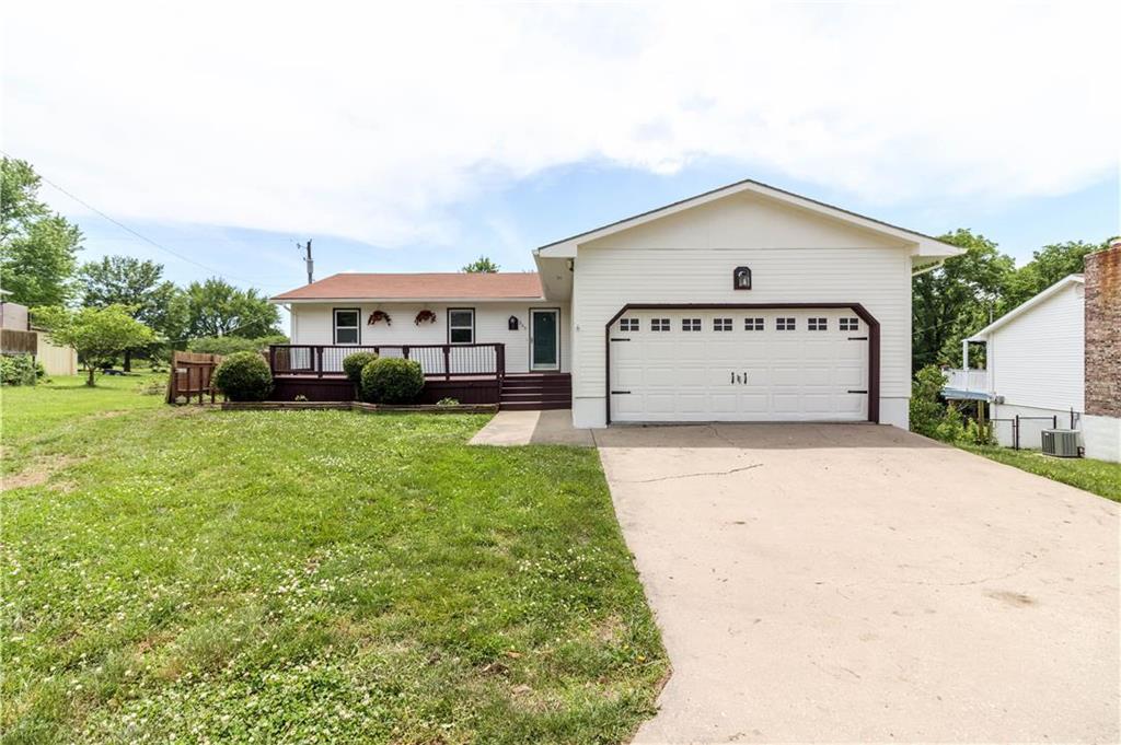 New Listing 309 W 7th St, Knob Noster, MO