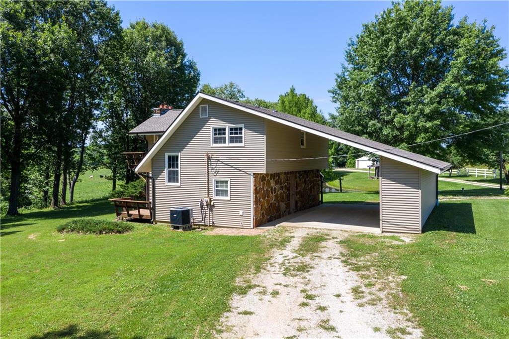 972 NE 900 Rd, Windsor, MO