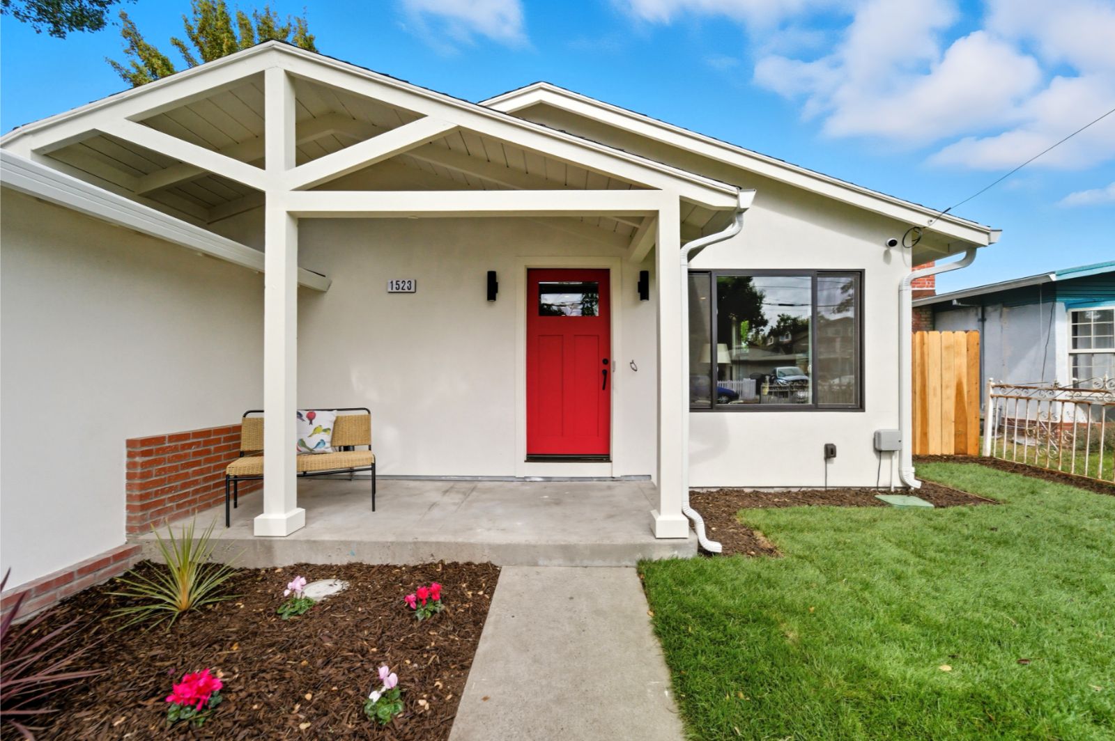 1523 Ursula Way