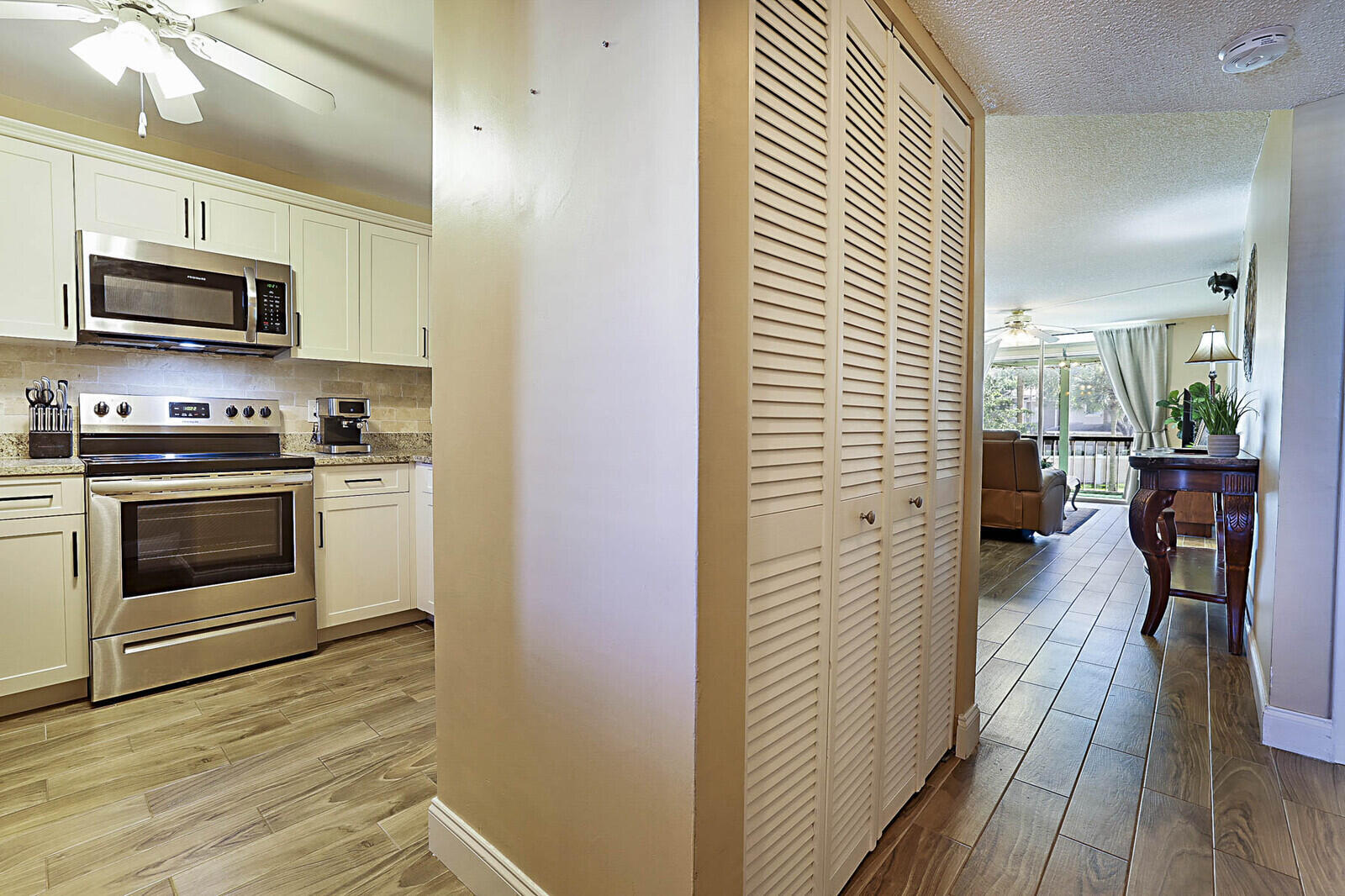 2541 Aragon Boulevard #202, Sunrise FL - view 6