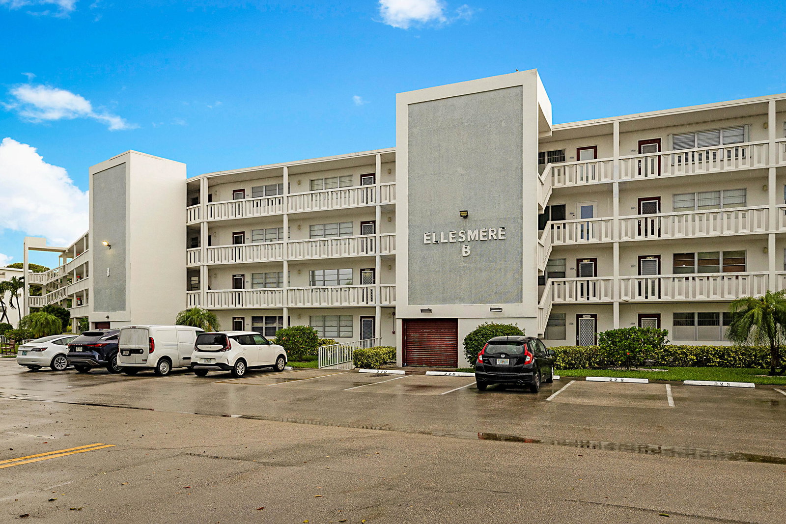1023 Ellesmere B, Deerfield Beach FL - view 1