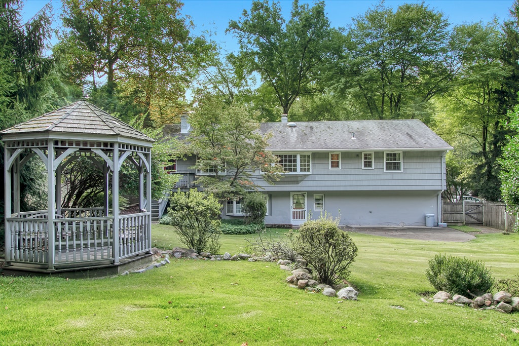 Coming Soon Great Location of River Vale