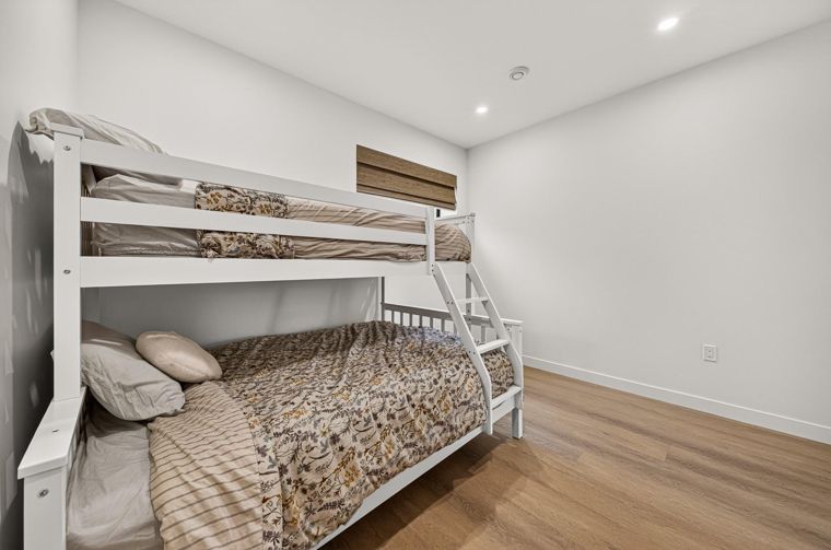 Additional bedroom with bunk beds at 1731 Marina Estates Road