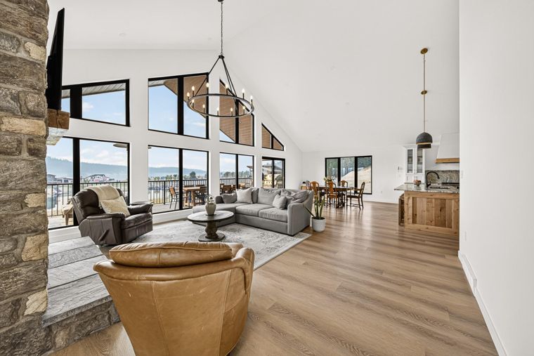 Upper living area with a vaulted ceiling at 1731 Marina Estates Road