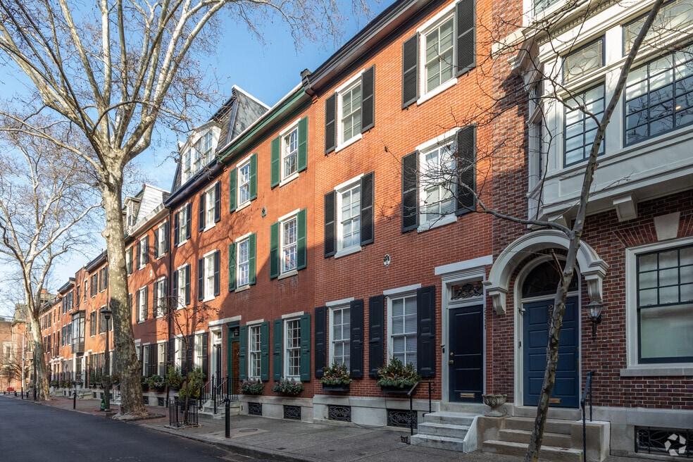 FITLER SQUARE