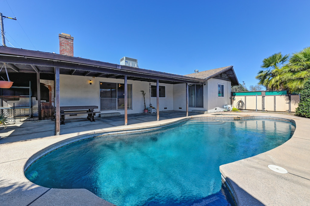 Pool of 6710 Cantel Way, North Highlands, Ca 95660