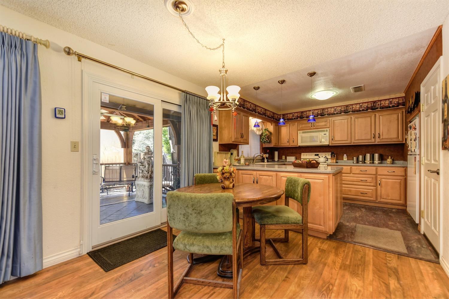 Realtor in Citrus Heights California. Iris Gardens townhouse development.