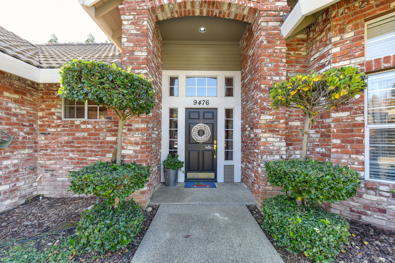 Treelake Village Single Story Pool Home In Contract Realtor In