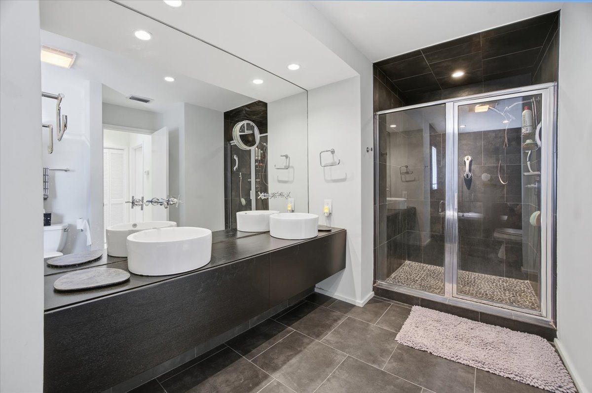 Upstairs primary bathroom at 94 Players Club Villas