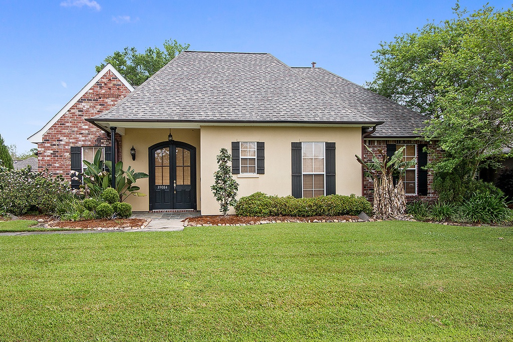 Meadow Ridge Subdivision in Prairieville homes for sale