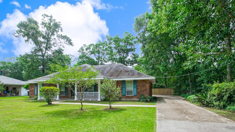 Homes for sale in Ridgewood subdivision in Prairieville, LA