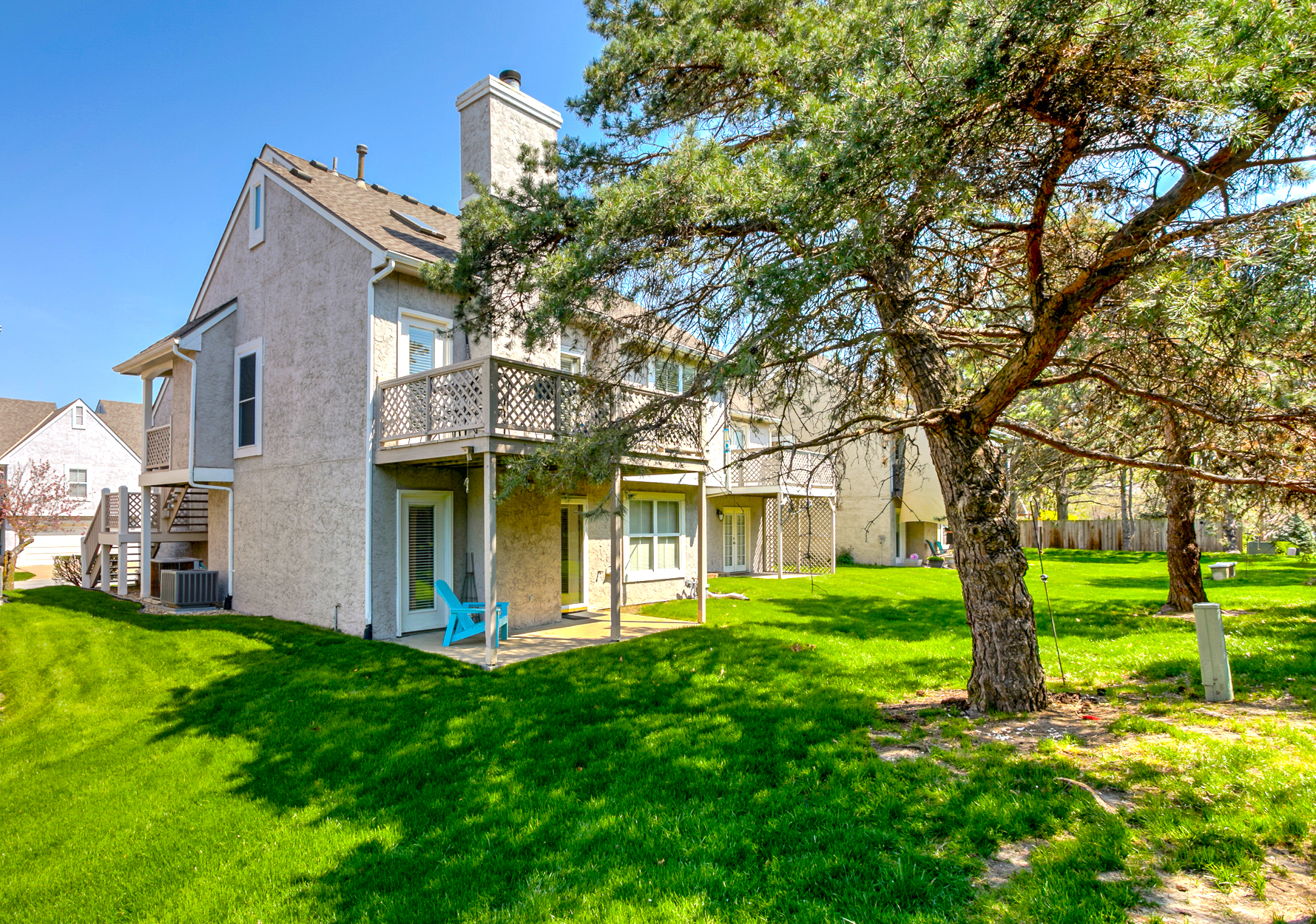 COMING SOON Maintenance Provided Lenexa Townhome