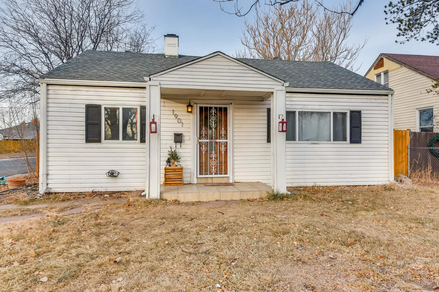 1901 Yosemite St Denver close to the Stapleton neighborhood