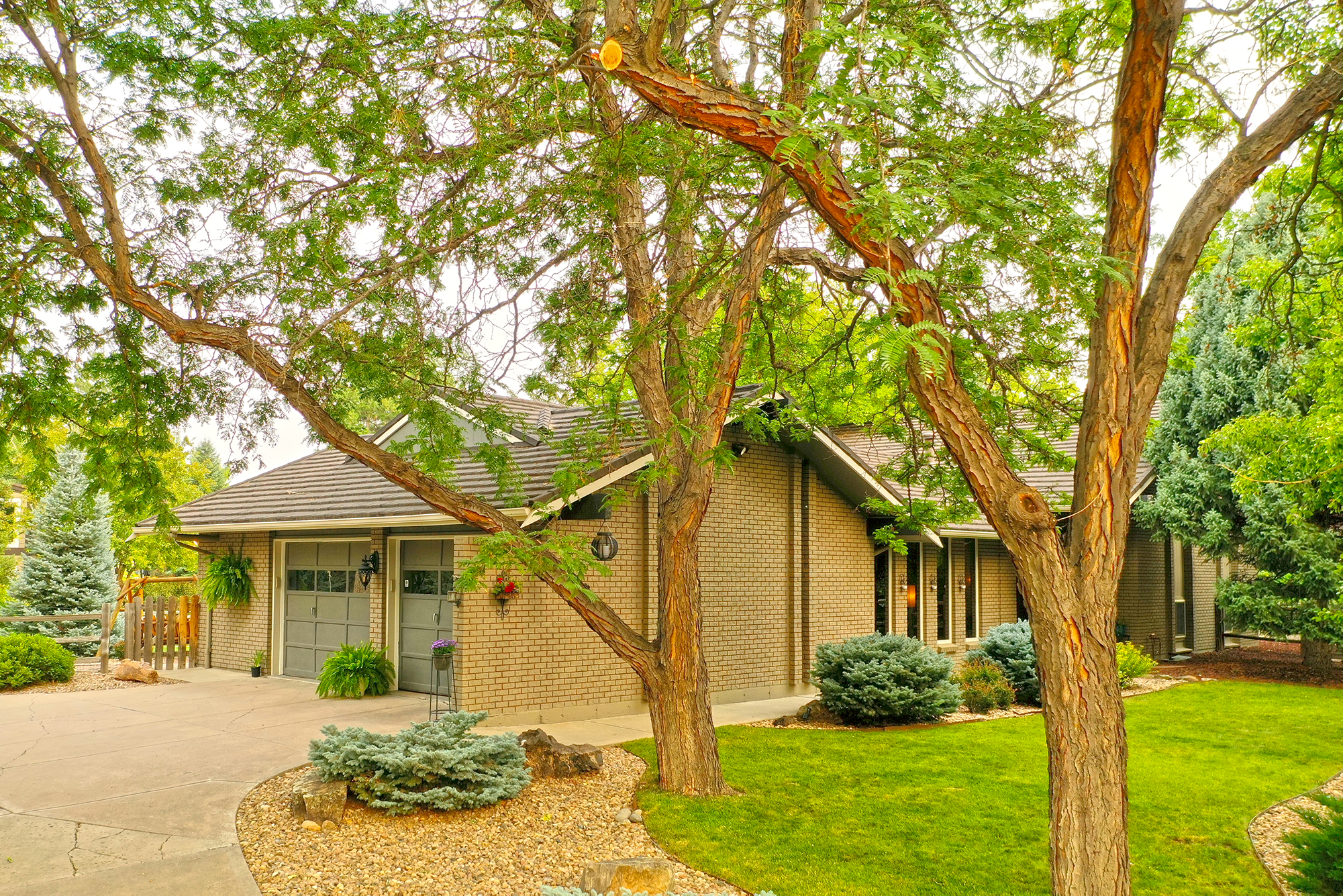 5028 W Maplewood Ave, Coventry Neighborhood, Littleton
