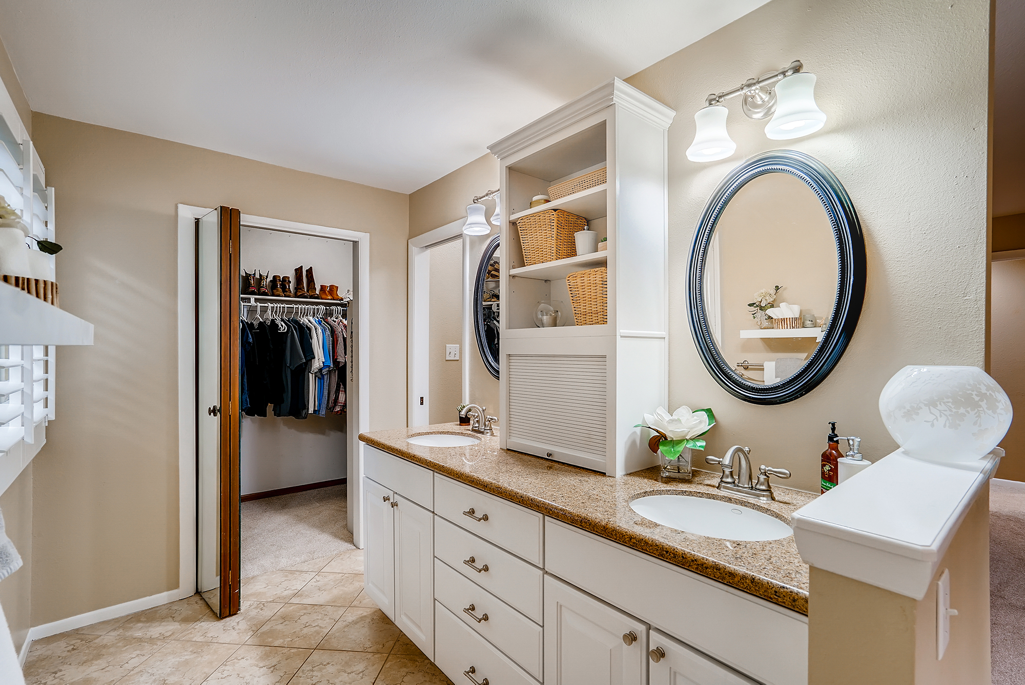 5028 W Maplewood Ave, Coventry Neighborhood, Littleton